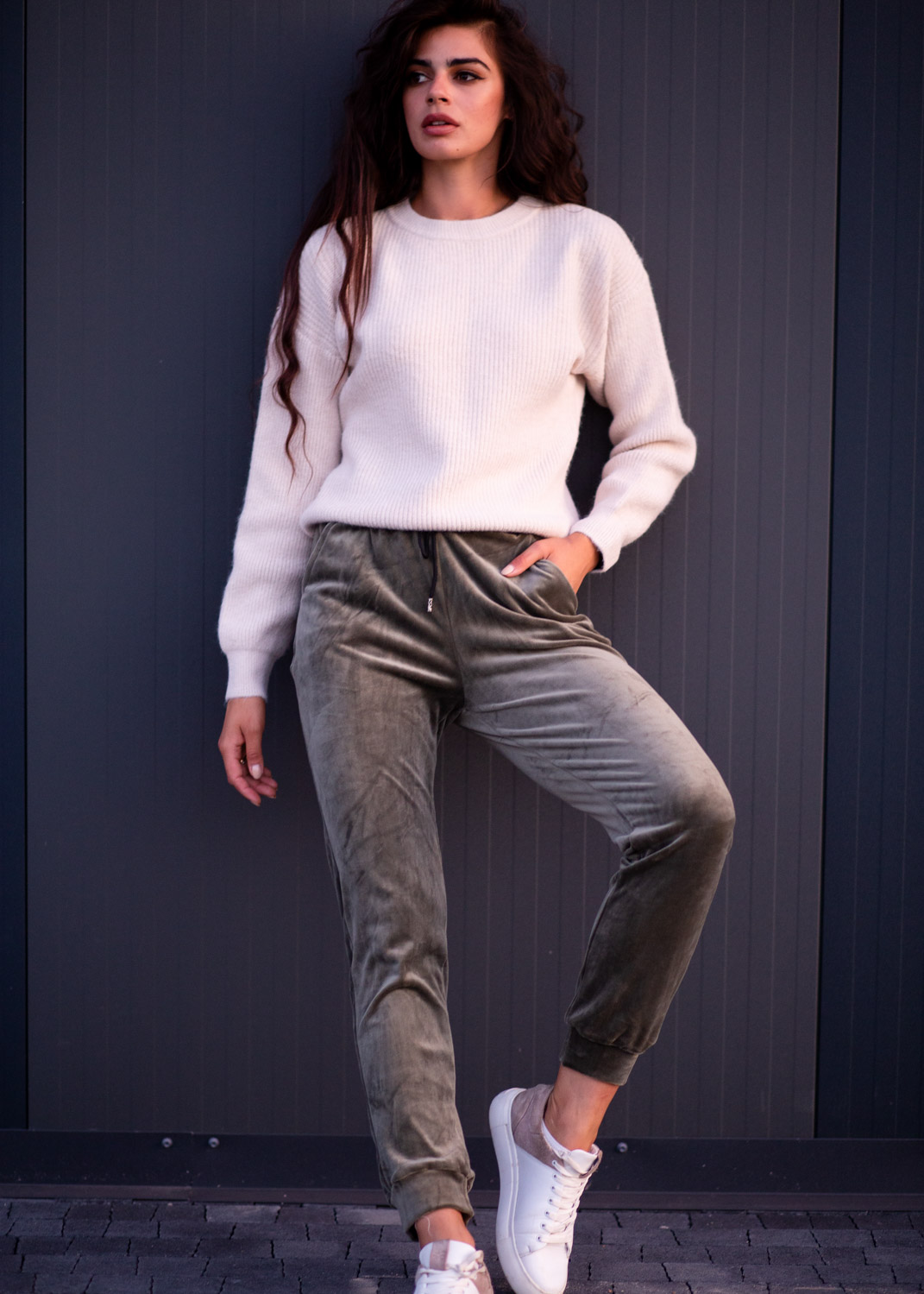 Жіночі штани велюр оливка 10033-1 Жіночі штани велюр оливка 10033-1